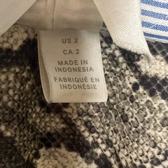 H&M Snake Print Long Sleeve Collared Top Size 2 - Picture 3 of 5